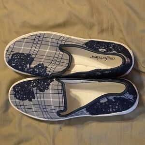 10.5 navy blue and gray plaid sneakers